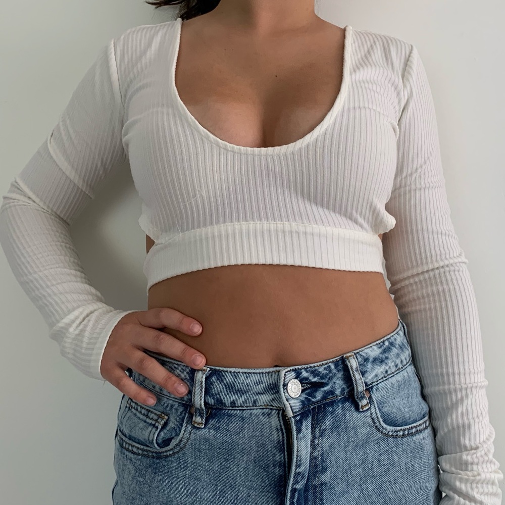 Tobi cropped long sleeve - ties in the back